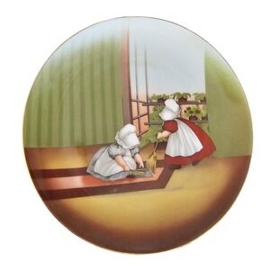 Vintage The Sun Bonnet Babies Royal Bayreuth Germany 1974 Plate FRIDAY SWEEPING